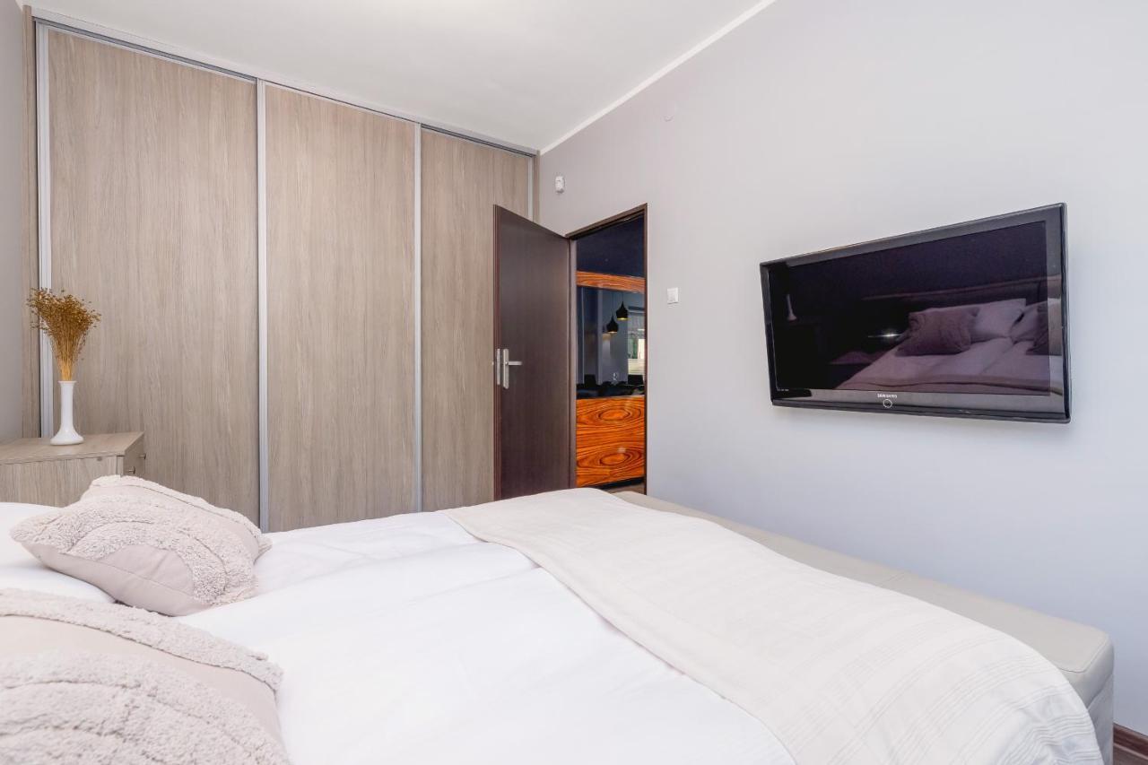 Stylish Korfantego Apartment Next To Spodek By Noclegi Renters Kattowitz Exterior foto